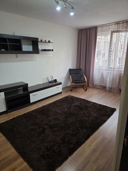 Piata Rahova, chiar pe strada Croitoru Vasile, intersectie Calea Rahova